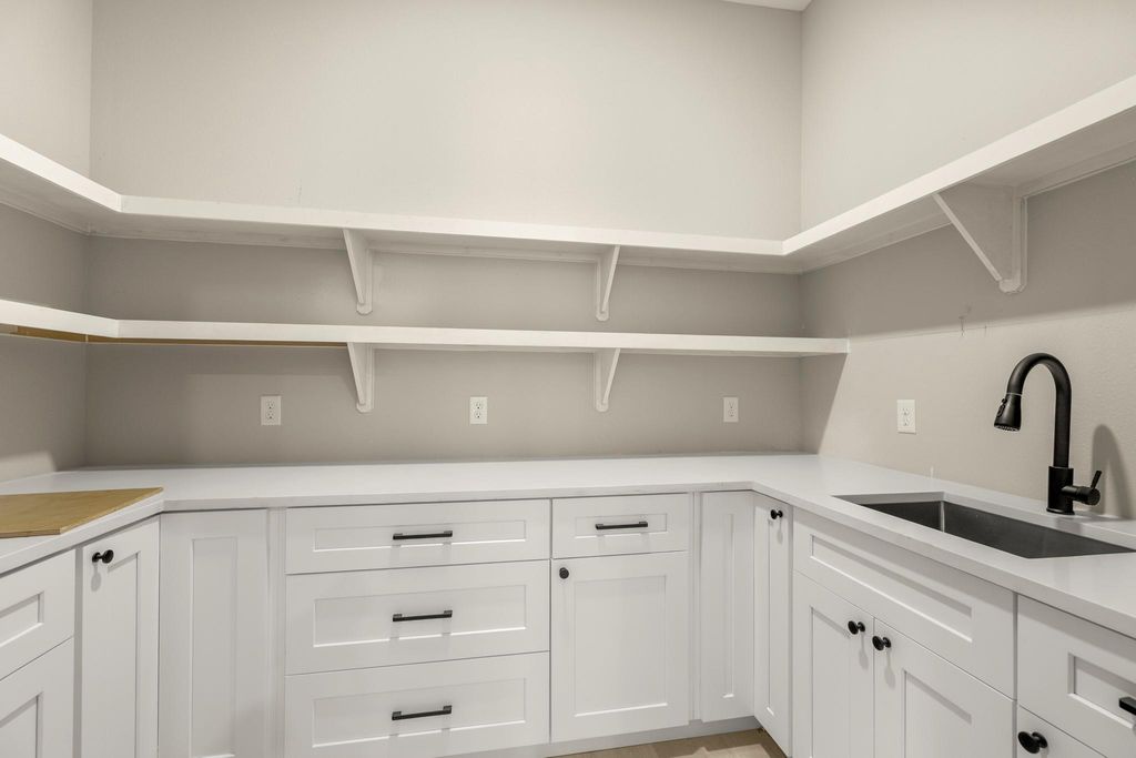 Butler’s pantry